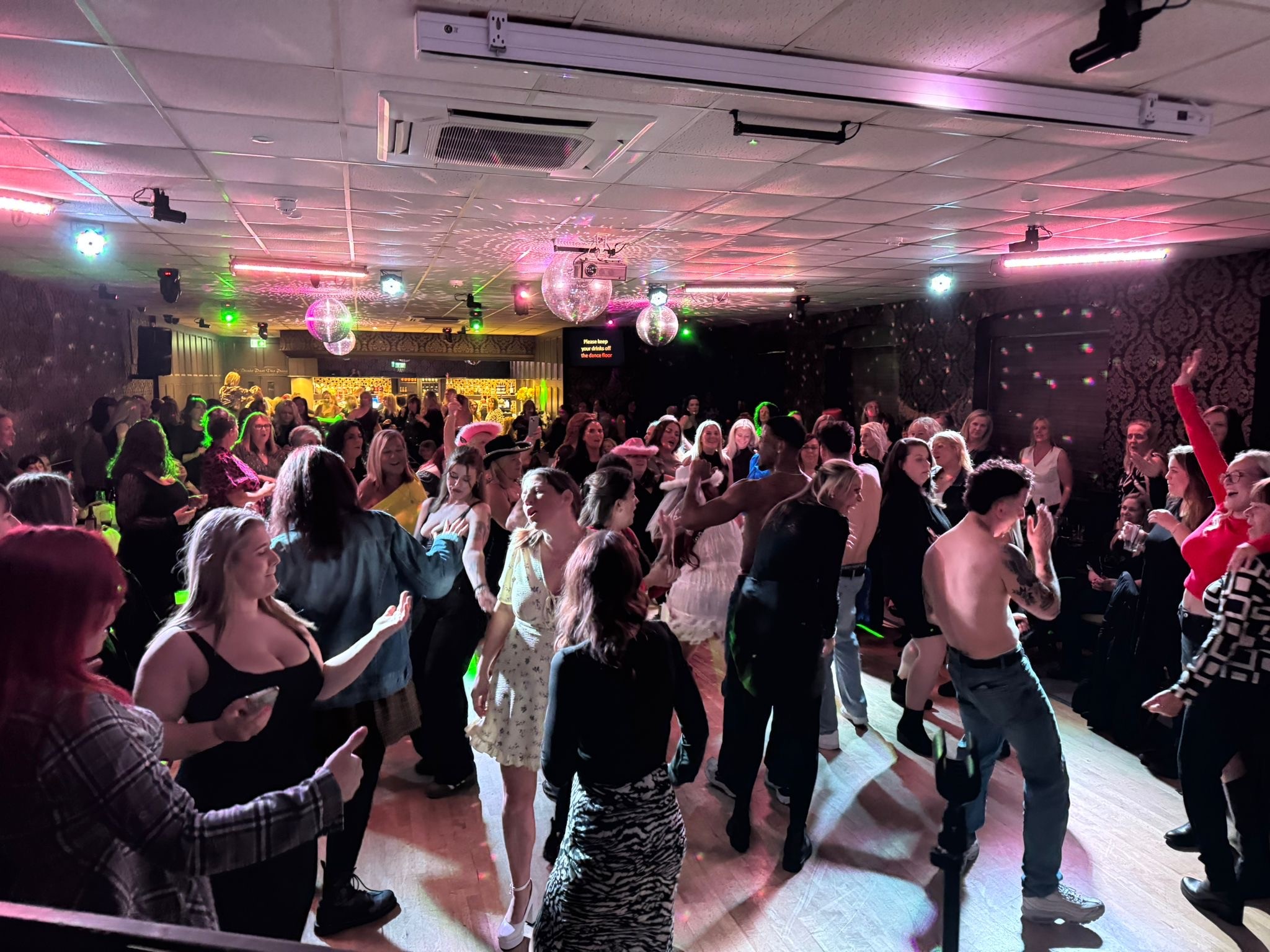 90's & 00's Night - Image 3
